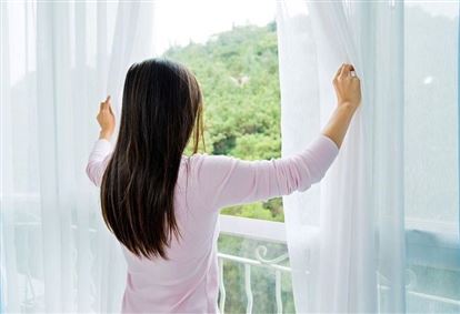 Tại sao không khí trong nhà dễ bị ẩm? Nguyên nhân là gì và làm thế nào để giải quyết?